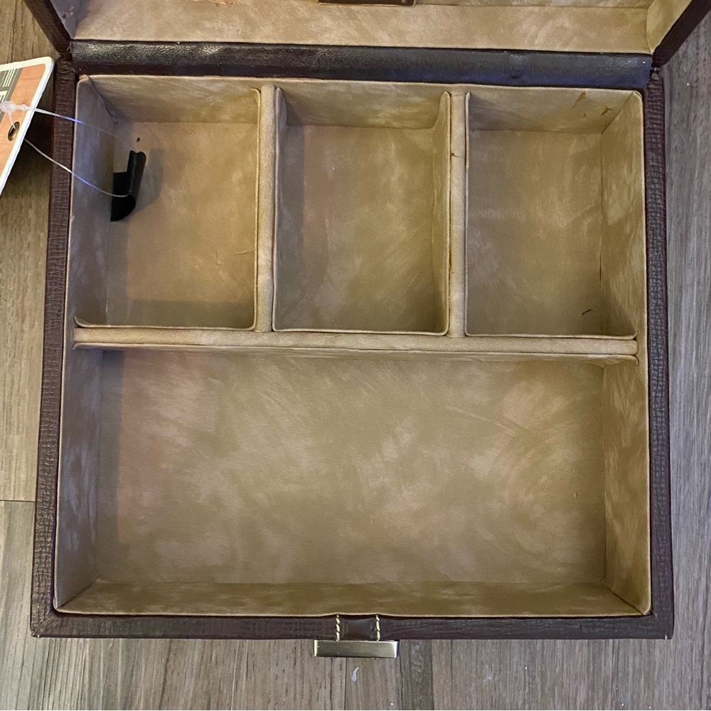 🌟NEW🌟 FOSSIL JEWELRY BOX - Picture 4 of 6